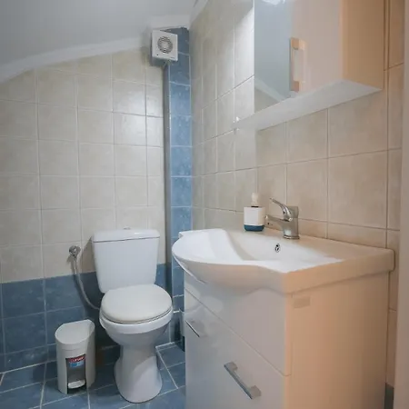 Cleo Sea Side Maisonette, * Toroni