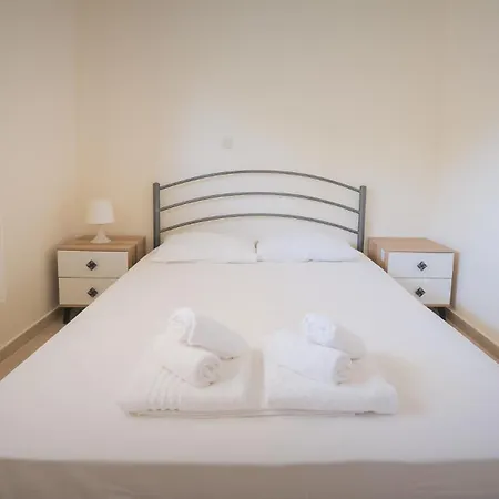 Cleo Sea Side Maisonette, *