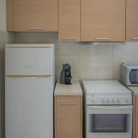 Cleo Sea Side Maisonette, *